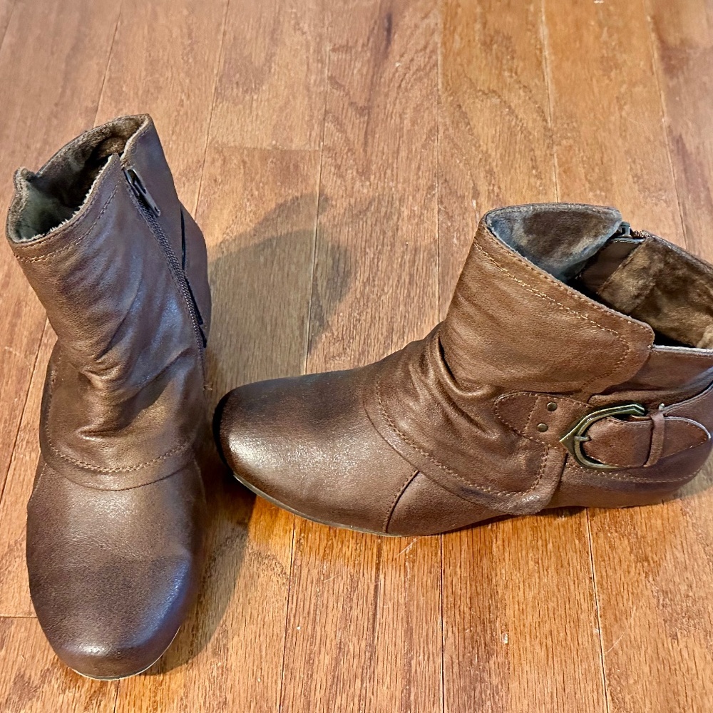 BareTraps Steena ankle boots